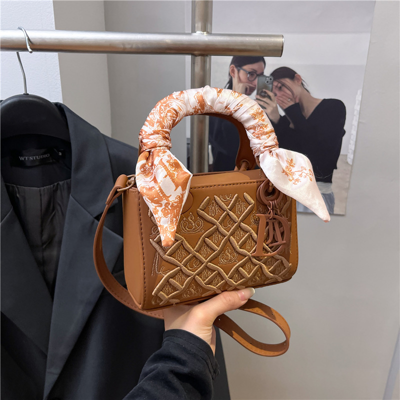 Heavy Embroidery Quilted Mini Crossbody High-End Feel Scarf Shoulder Handbag Women's Bag