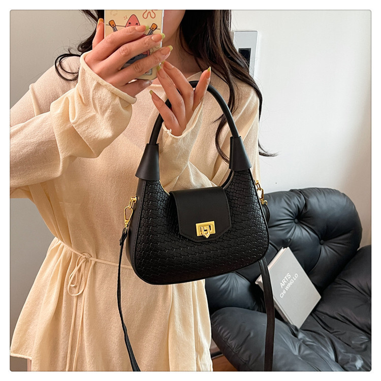 Free Shipping 2025 New Women's Designer Handbag High-quality Woven Crescent Bag Fashionable Retro Crossbody Bag High-end Dinner Dress Bag Wallet