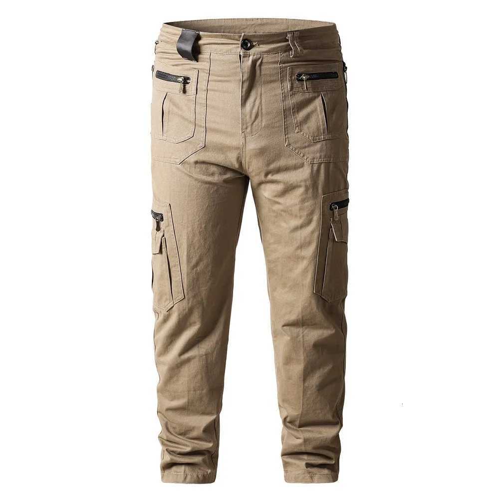 New Spring Men Multi Pockets Cargo Long Pants Men Straight Fit Casual Trousers High Quality Male Cotton Tooling Pants Size 5XL X250812