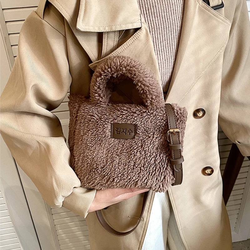 Sweet Soft Plush Women Shoulder Bags Fashion Solid Color Wool Ladies Messenger Bag Simple Square Casual Female Handbag 250809