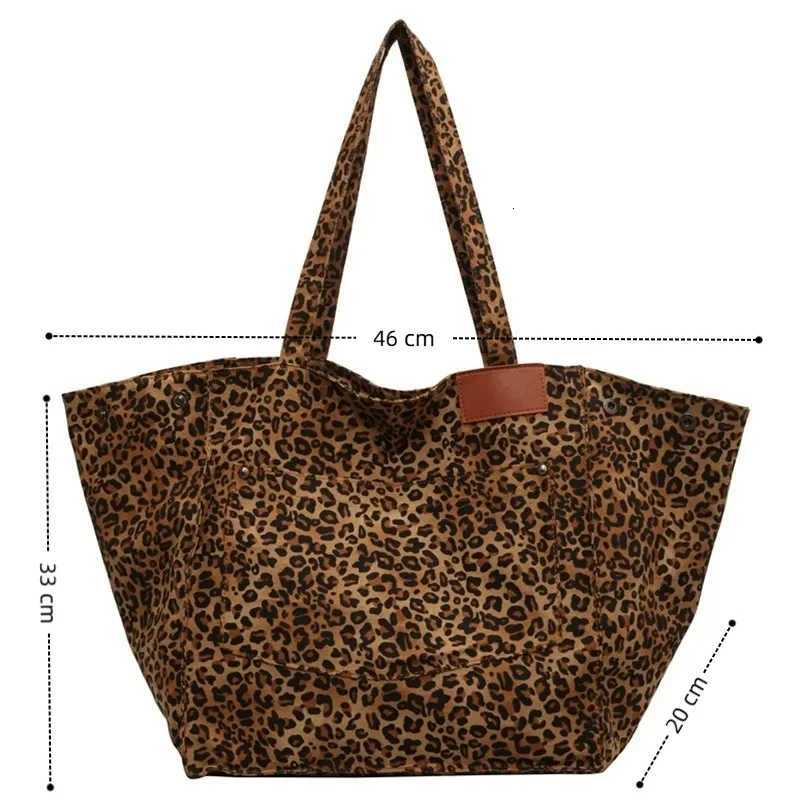 Fashion Large Capacity 2025 Winter New Handbags Leopard Pattern Tote School Work Shopping Bag Canvas Shoulder Bag Z250812