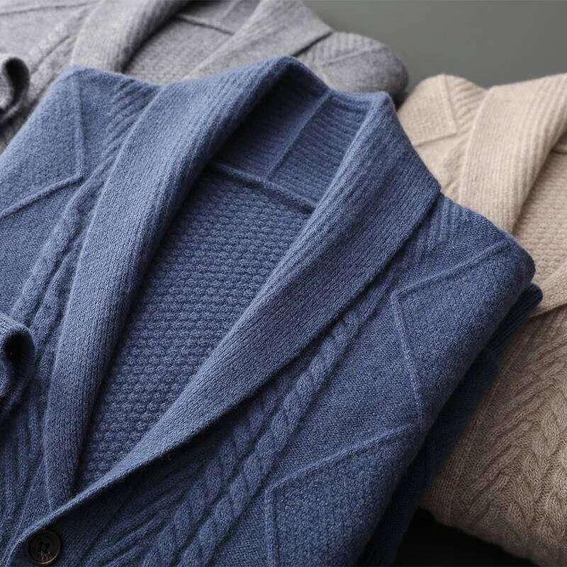 2025 Winter 100% Merino Wool Cardigan Men's Scarf Collar Jacquard Knit Coat Fashion Loose Thicken Pocket Jacket High-End Shirts 250812