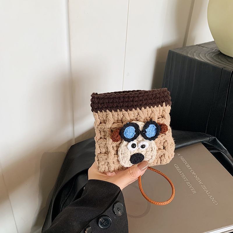 2025 autumn new shoulder bag niche design mini cartoon cute elegant versatile coin wallet women's card bag designer bag