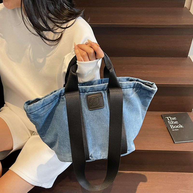 Large Capacity Denim for Women New Simple Versatile Commuter Shoulder Handheld Tote Bag
