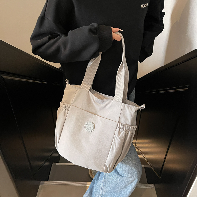 Spring New Large Capacity Casual Solid Color Nylon Fabric Single Shoulder Handbag for Women