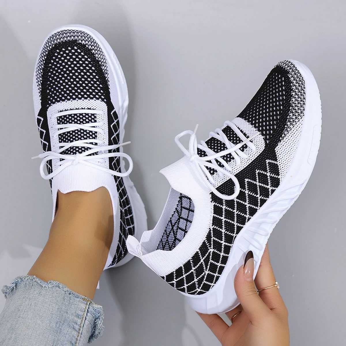 Womens Summer Breathable Mesh Flat Shoes Womens Shoes Casual Sneakers Shoes Clearance Free Shipping Z250812