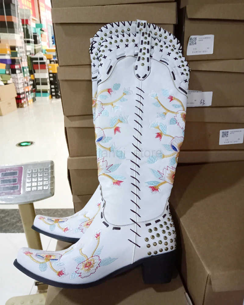 White Embroider Western Boots For Women Leather Chunky Heels Cowboy Boots Slip-on Shoes M250812