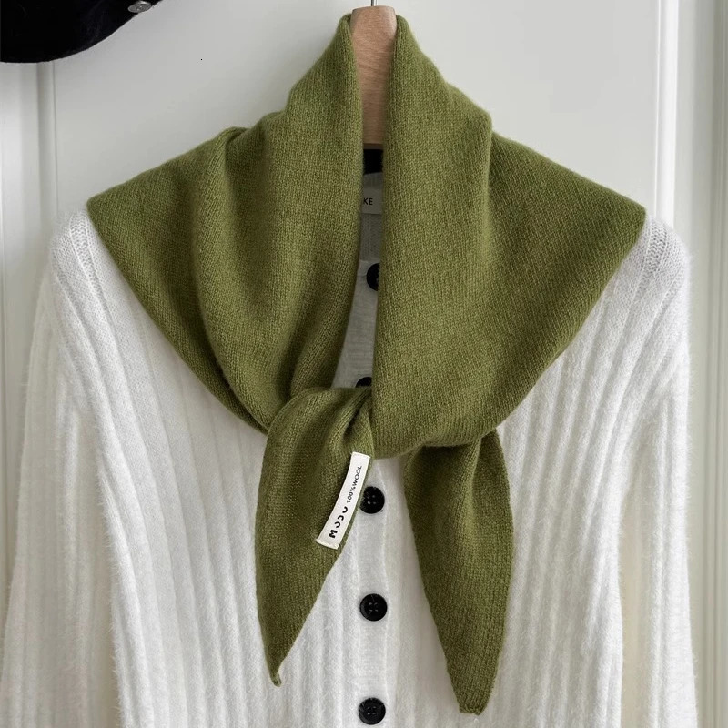 High Quality 100% Pure Wool Knitted Triangle Scarf Woman Fall Winter Scarves Solid Warm Girls Shawl Korean Style Muffler Ladies 250812