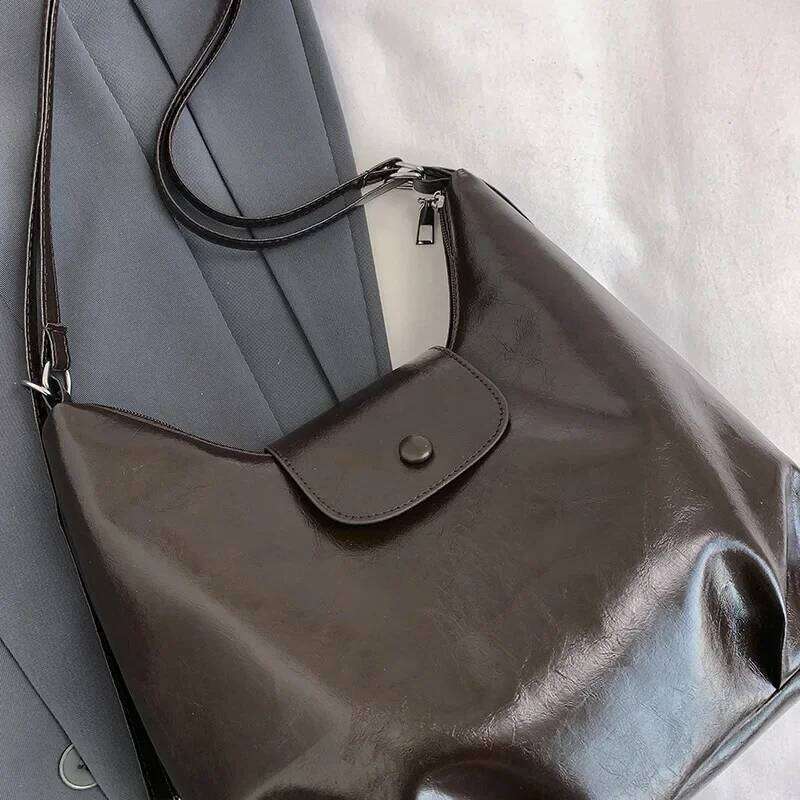 Tilorraine elegant retro large capacity for women 2025 new autumn and winter commuting backpack single shoulder tote bagLuxury Bagdesigner bag