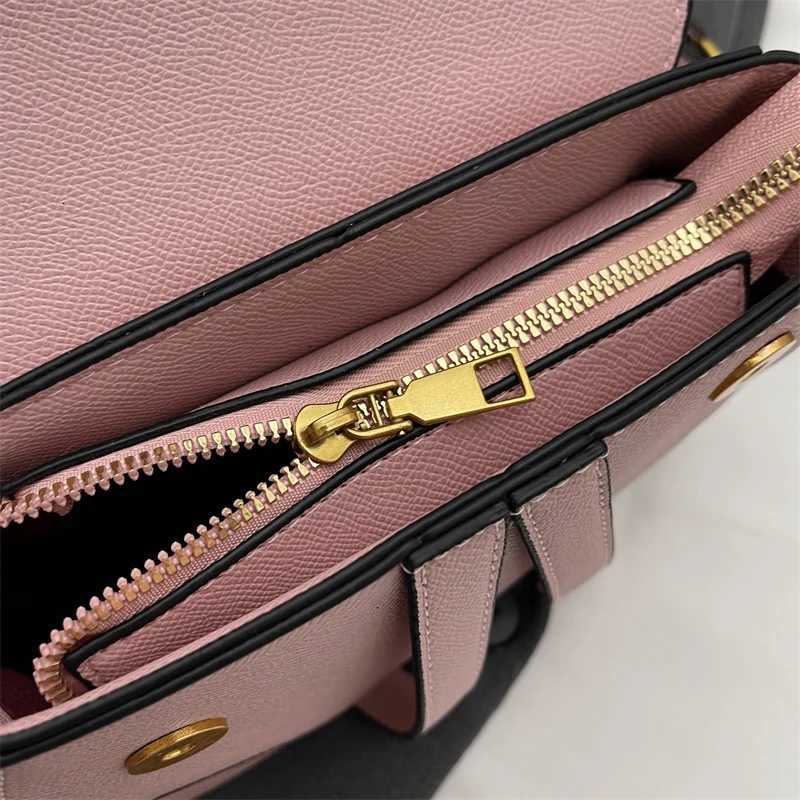 New Solid Design Saddle Bags Versatile Womens Single Shoulder Bag Outdoor Leisure Commuting Trend Womens Handbag Z250812