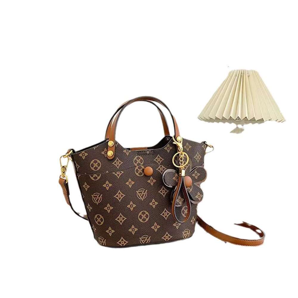 Louis Fanghua Women's New Fashion Single Shoulder Handbag Large Capacity High-end Korean Style Basket Bag