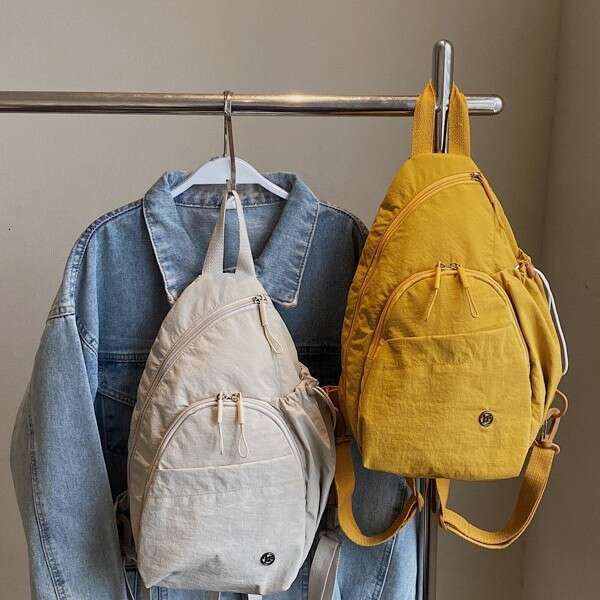 2025 New Niche Lightweight Nylon Stylish Women's Travel Small Backpack Casual Personality Commuter Bag