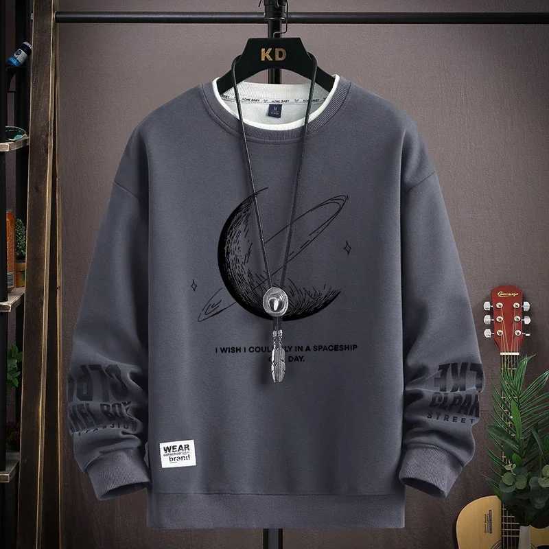 Autumn Mens Sweatshirt Cool Moon Print Long Sleeve T-shirt Fashion Mens Clothing Grey O Neck Harajuku Exclusive Design Top New Y250811
