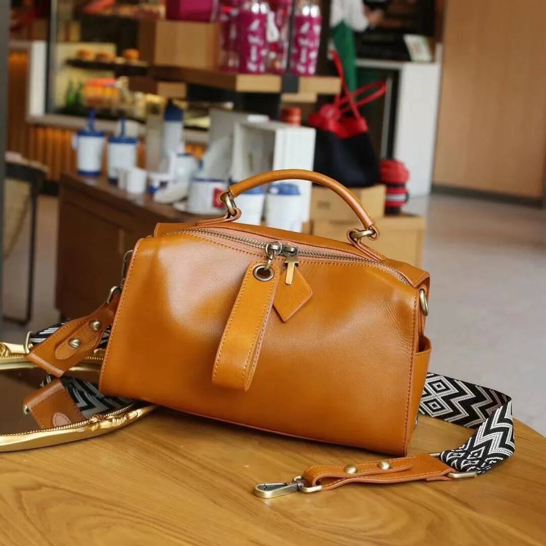2025 cow leather Boston pillow bags Doctor women handbag fashion high quality shoulder crossbody bag summer solid color ddmymarket