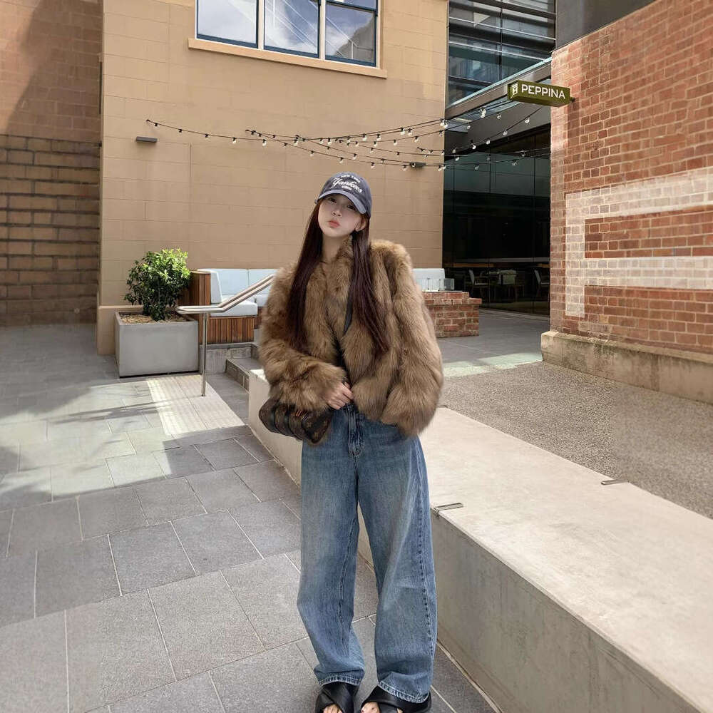 Fur and fur integrated fox fur environmentally friendly fur coat for women's winter Maillard style short youth coat