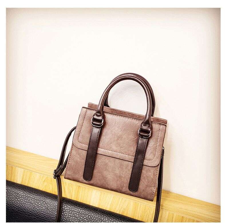 Women's Handbag Fashionable Contrasting Color 2024 New Crossbody Large Capacity Casual Versatile Retro Trendy Temperament Steel Feel Bag
