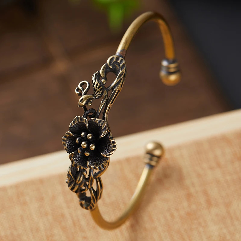 Vintage Ethnic Handmade Flower Bracelet Womens Classic Botanical Series Gold Colour Bangle Jewellery Daily Hundred with Pieces 250811