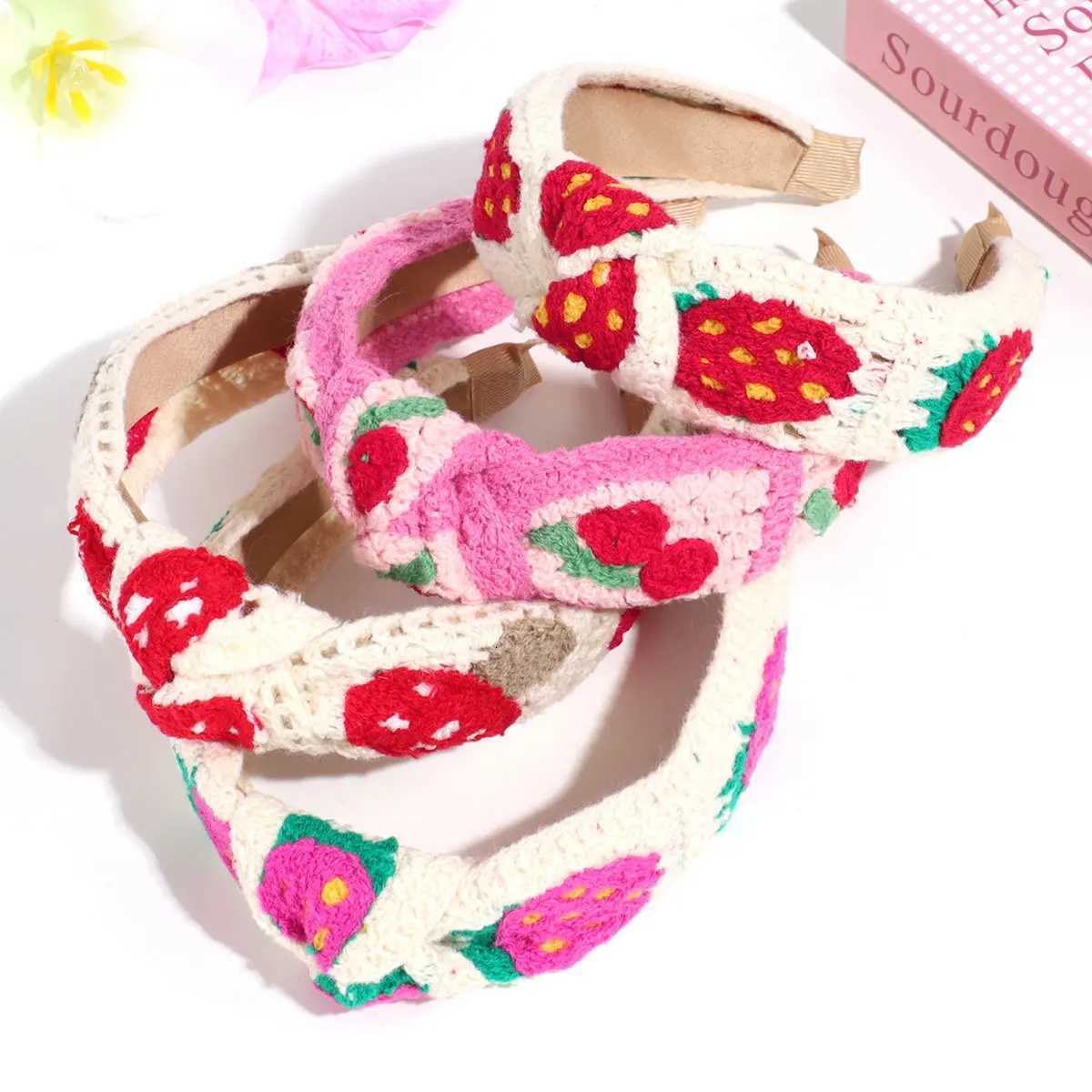 Bohen Sweet Knitted Flowers with Wide-Brimmed Knotted Bands Cute Strawberry Temperament Bands Pressed Hair X250812
