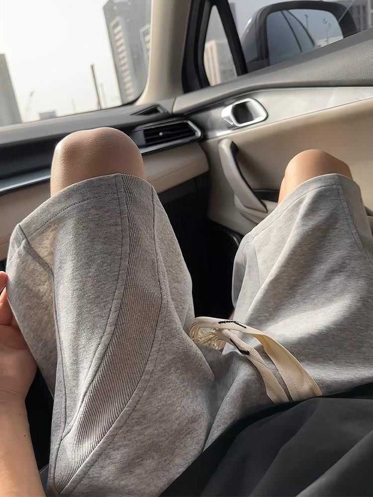 American straight-cut grey patchwork sports shorts for summer, suitable for casual wear and versatile in various occasions.