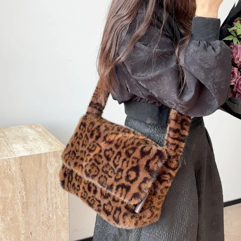 Faux Fur Leopard Print Messenger Bags for Women Vintage Soft Plush Ladies Shoulder Bag Large Capacity Female Furry Handbags 250811