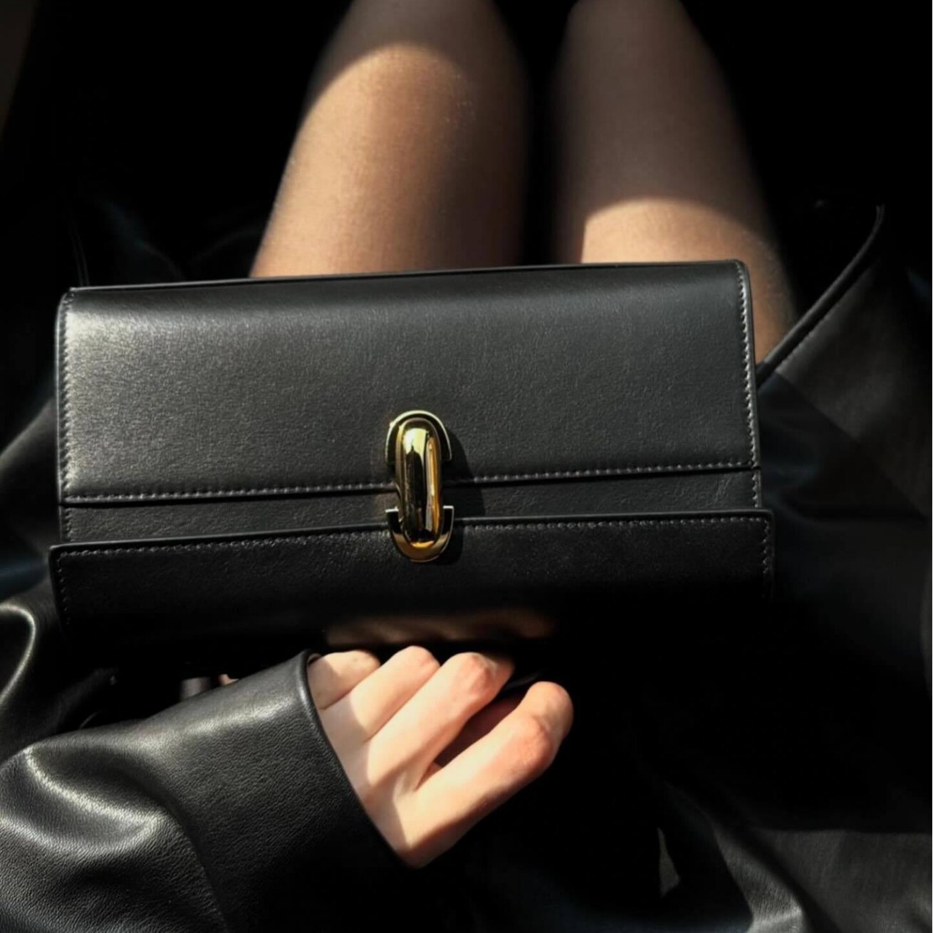 2025 Autumn bag New Women s Shoulder Bag New Long Handbag Slim Fit Niche Design Retro women s Leather Women s Small Square Bag Autumn New Designer Bag