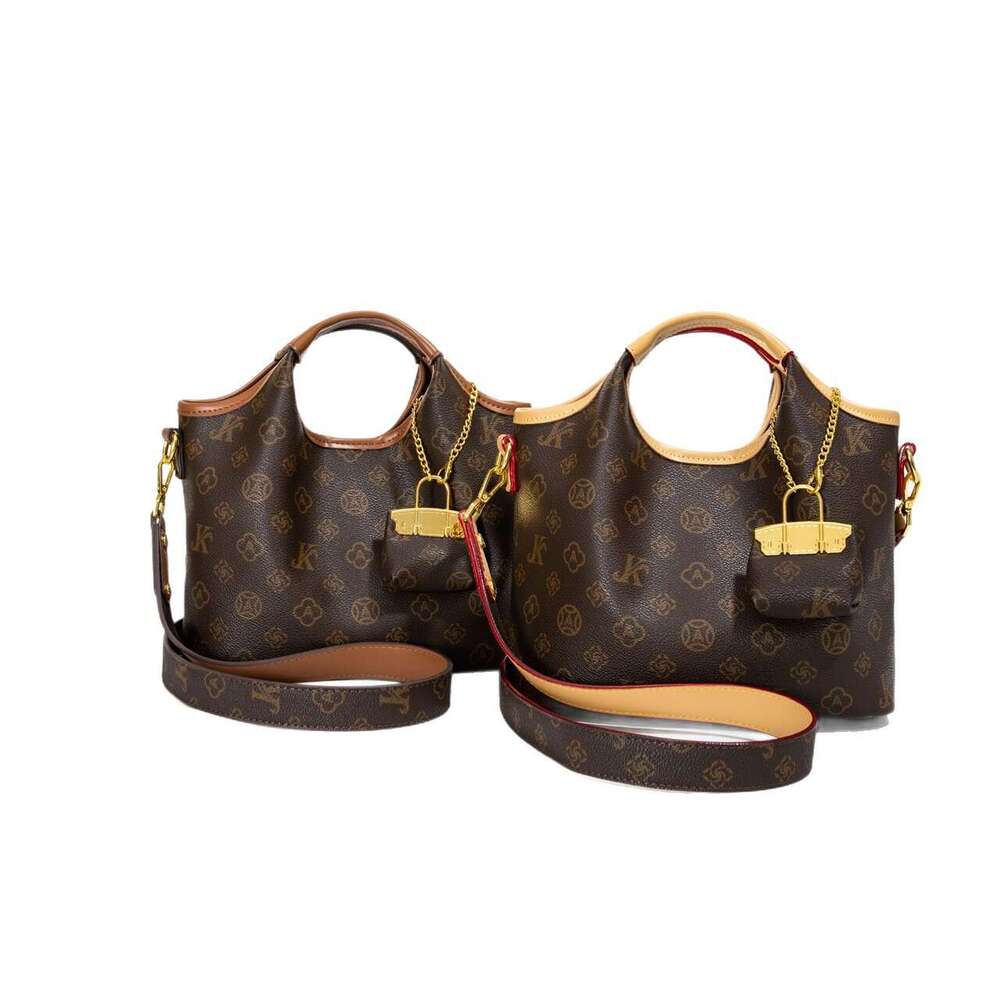 Light Monica Qiqi Luxury Presbyopic Handbag Tote Bag for Women 2024 New Large Capacity Commuting Casual