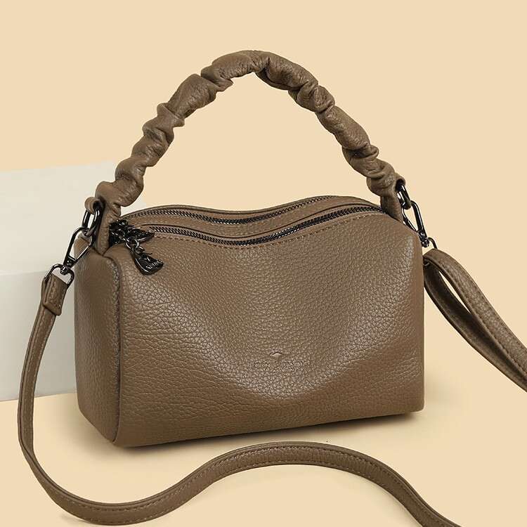 Pleated Women's Handbag 2025 Summer New Fashion Personality Trend Commuting Simple Versatile Casual Crossbody Bag