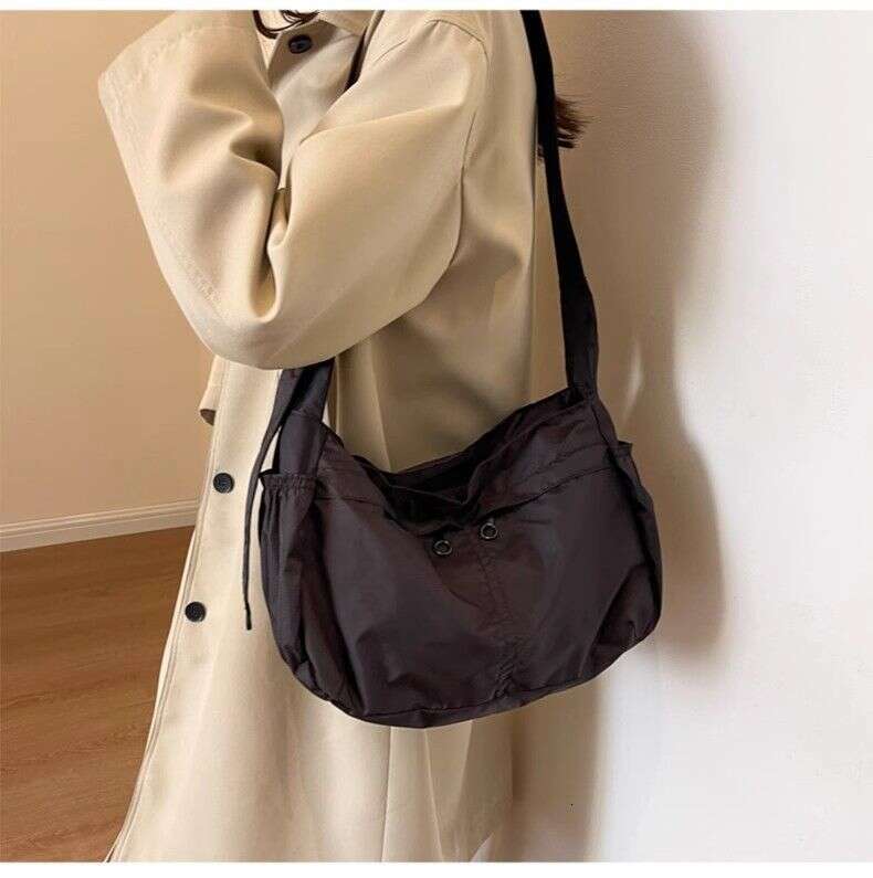 High-End Nylon Dumpling Unisex Crossbody Simple Sports Style Large Capacity Casual Shoulder Tote Bag