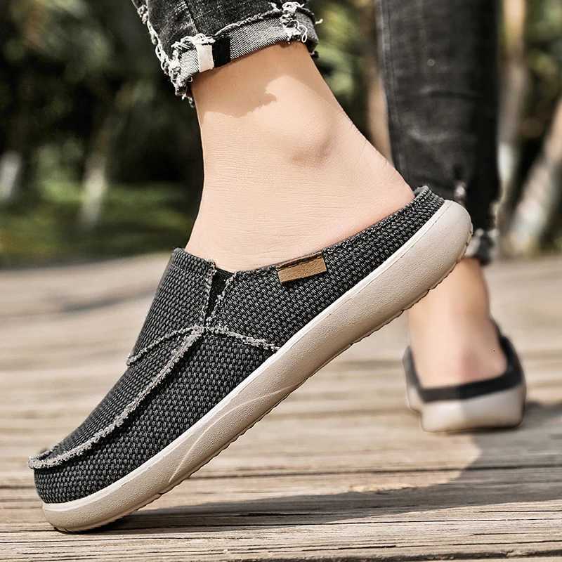 Summer Men Slippers Classic Outdoor Slip-on Canvas Shoes Men Light Breathable Flat Loafers Soft Indoor Home Casual Slippers Z250812