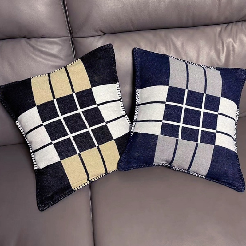 Designer Pillow h Luxury Brand Nordic Style Pillowcase Lunch Break Sofa Cushion Car Waist Back Cushion Knitted Pillowcase Pillow With logo