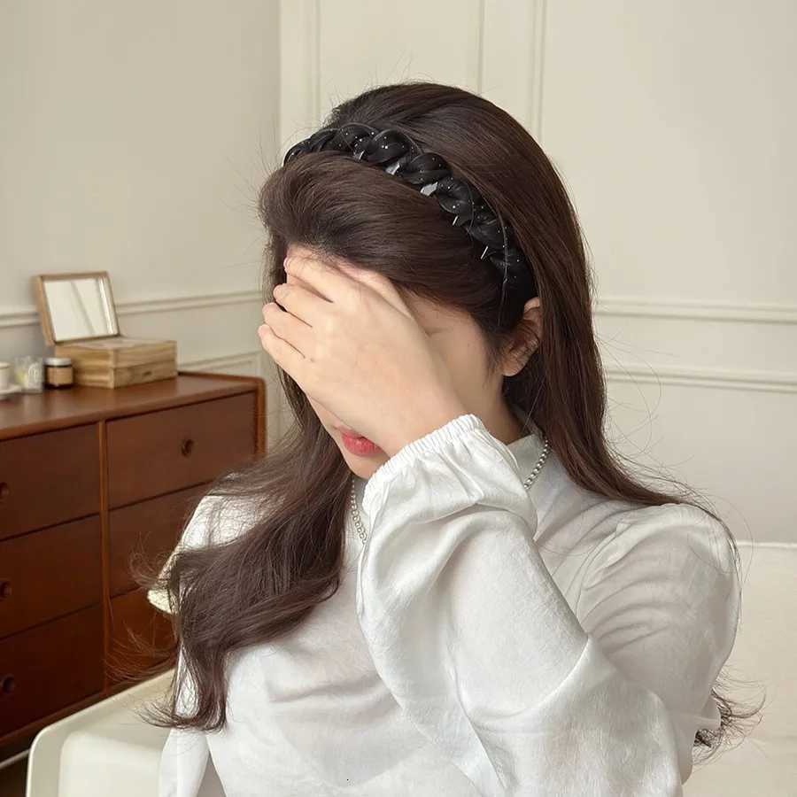 Elegant Temperament Rhinestone Mesh Band for Women Toothed Non-Slip Hair Band Fashion Girl Face Washing Band X250812