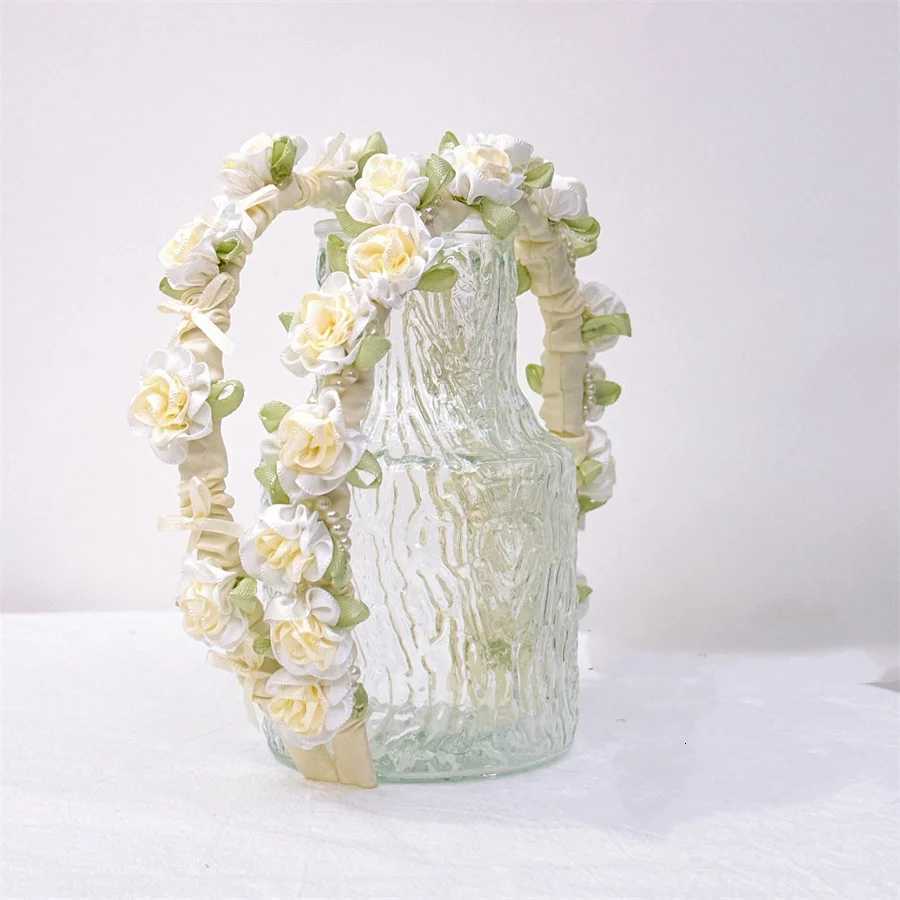 Korean Fashion Floral Pearl Twist Band for Women Elegant Temperament High-Quality Mesh Sweet Band Accessories X250812