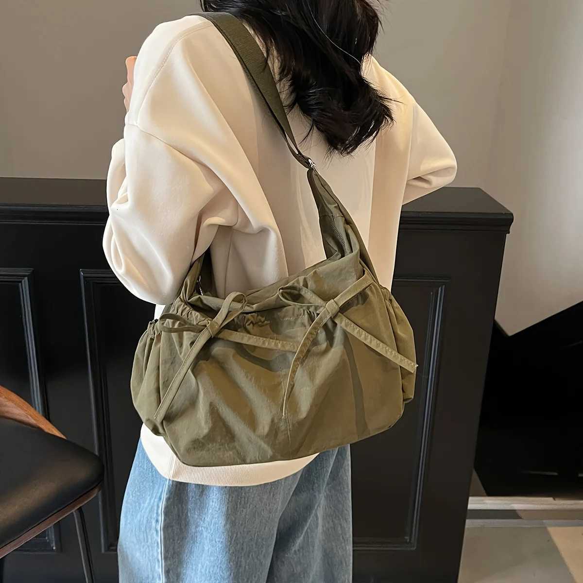 Fitness Bag Tote Bag Casual Versatile Day Series Large Capacity Summer Travel Simple Solid Color Light Commuter Shoulder Bag Z250812