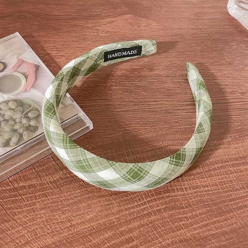 Fresh Summer Green Hair Bands Padded Sponge Hair Hoops for Women Fashion Daily Travel Dress Thick Air Cushion Band X250812