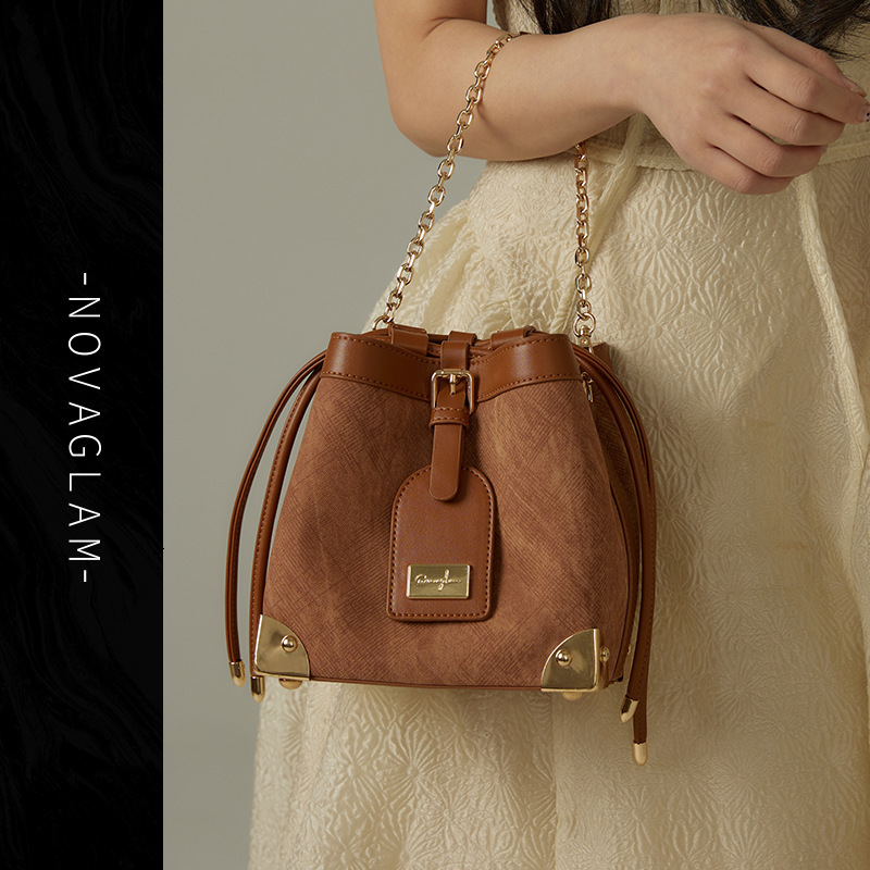 2025 designer's new high-end fashion shoulder crossbody bag