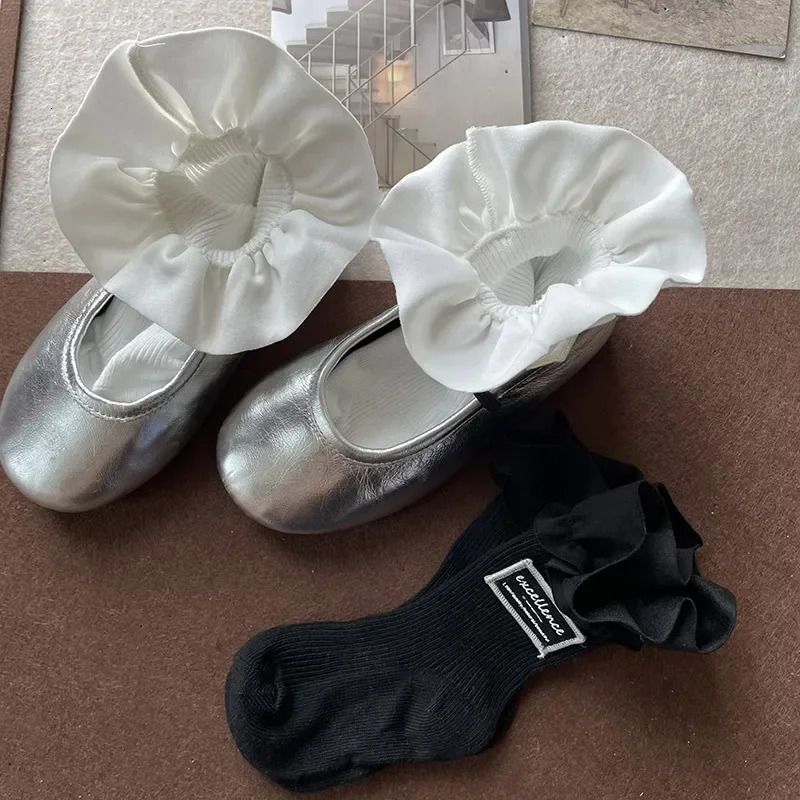 Autumn Kids Girl Sock Chic Korean Simplicity Ruffle Calf for Children Balck White Color Clothes Accessories 250812