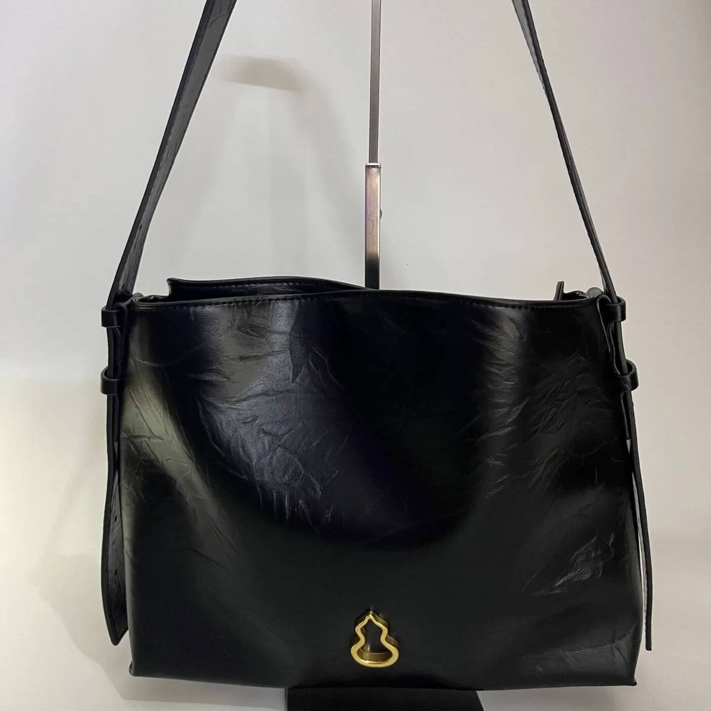 BAMPO 2025 New Small Hobo Tote Fashionable Single-Shoulder Crossbody Underarm Bag for Women