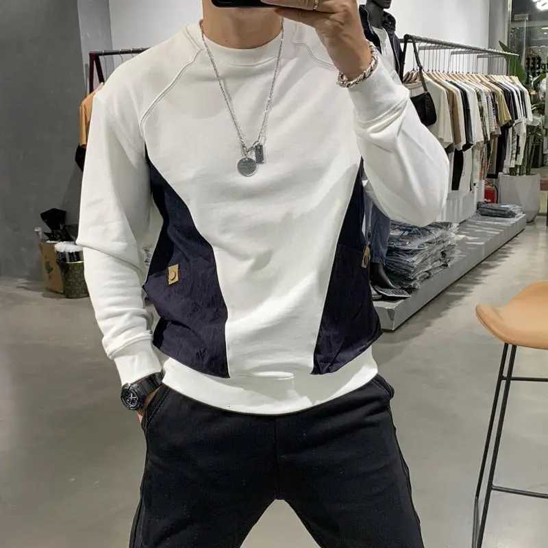 Autumn Fashion Brand Interposer Bag Chic Hong Kong Style Mens Sweatshirt Long Sleeve Round Neck Base Shirt Korean Style Top Y250811