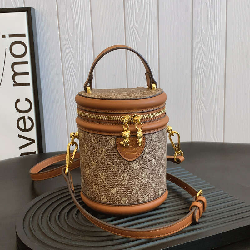 DHessentials Trendy Bucket Shoulder Bag - Fashionable PU Crossbody Purse for Women, Casual Mini Handbag (17x13cm, 380g)