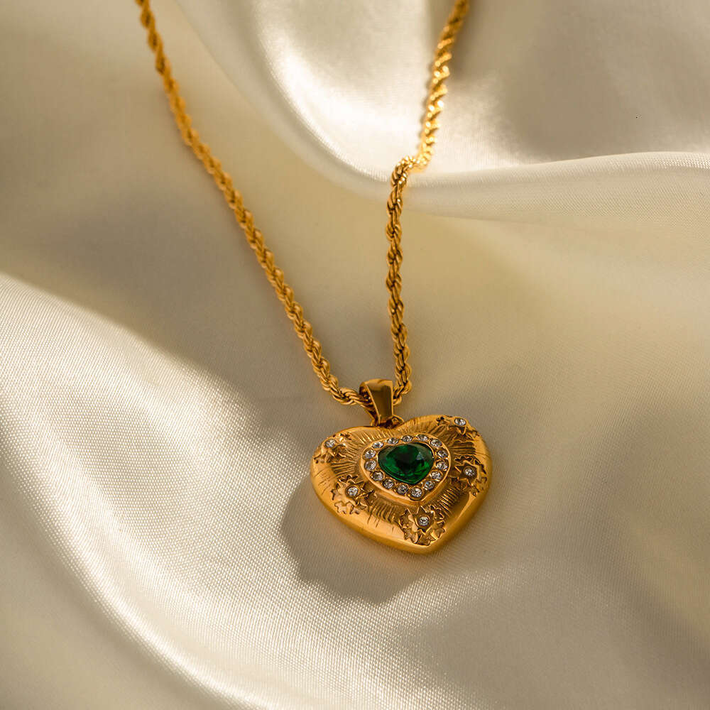 Gold Stainless Zircon Necklace Vintage Heart Designer Pendant Titanium Designer Steel Non-Fad Jewelry Jewelry for Women