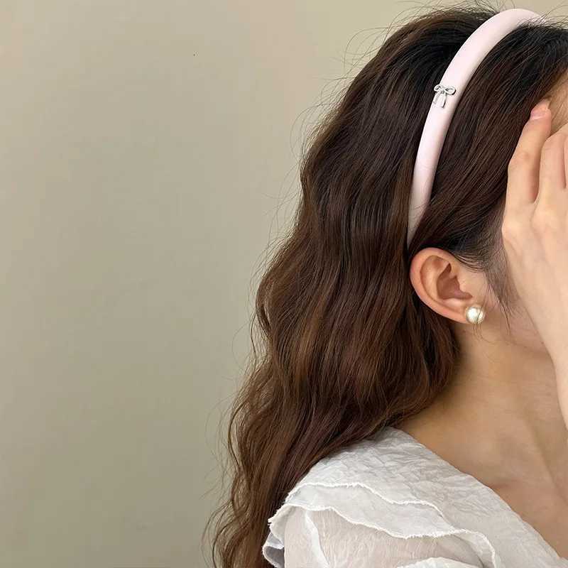 Korean Bow Fabric Sponge Hair Hoops Hairband for Women Sweet Solid Color Elastic Wide Hair Band Wear Hair Accessories X250812