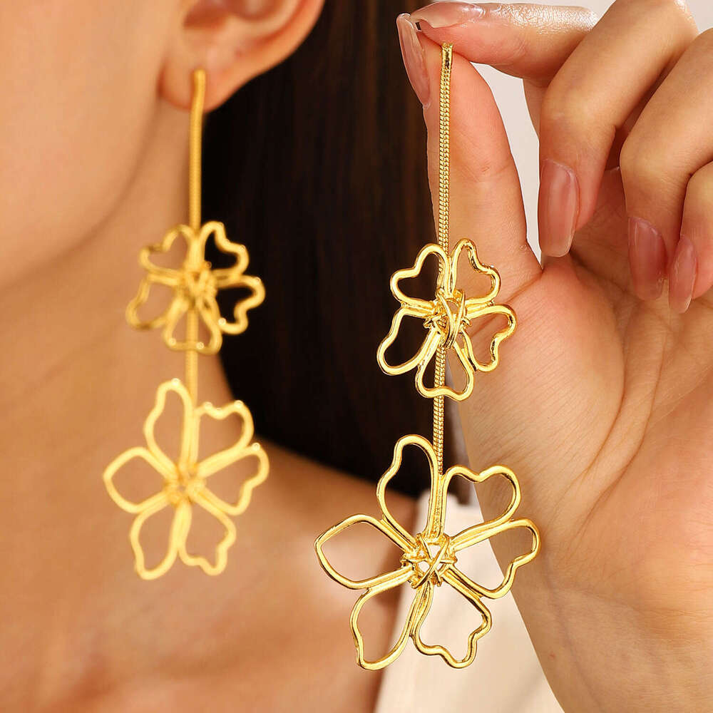 New Exaggerated Leaf for Women Fashion Long Alloy Flower Drop Earrings