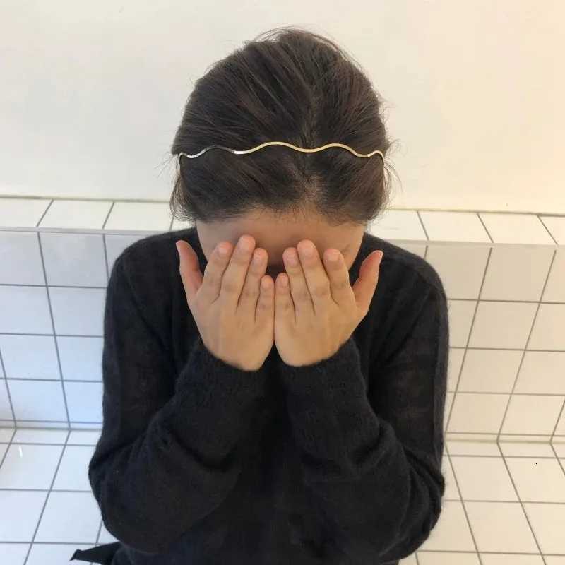 Gold Metal Wave Bending Hairbands Wen Simple Geometric Thin Hairbands Korean Style Elegant Dress Hair Accessories X250812