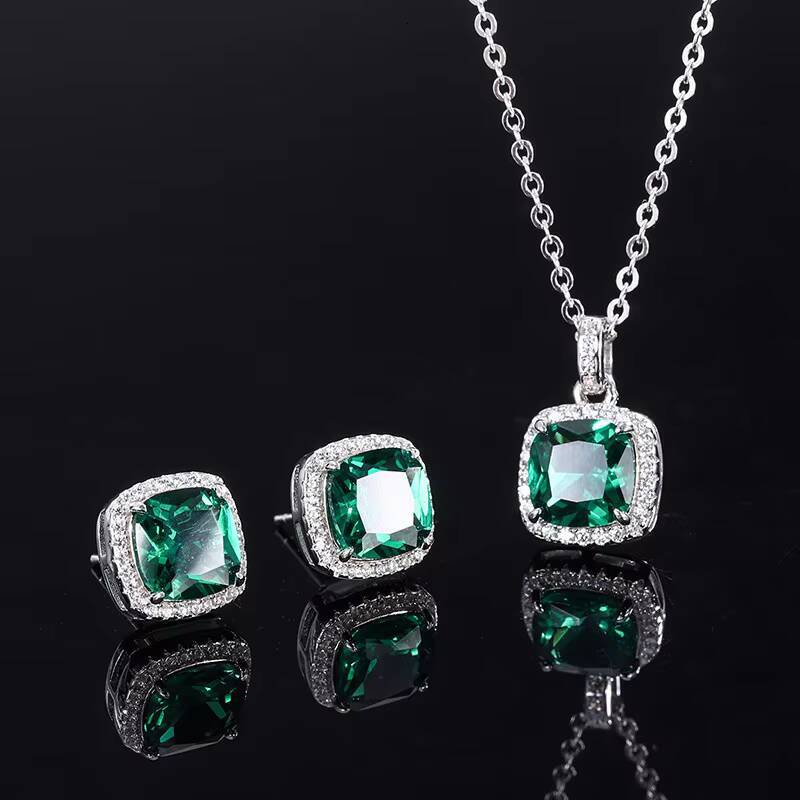 Wholesale Jewelry S925 Silver Hot Sell Artificial Emerald Diamond Pendant Earrings Set Stone 8*8