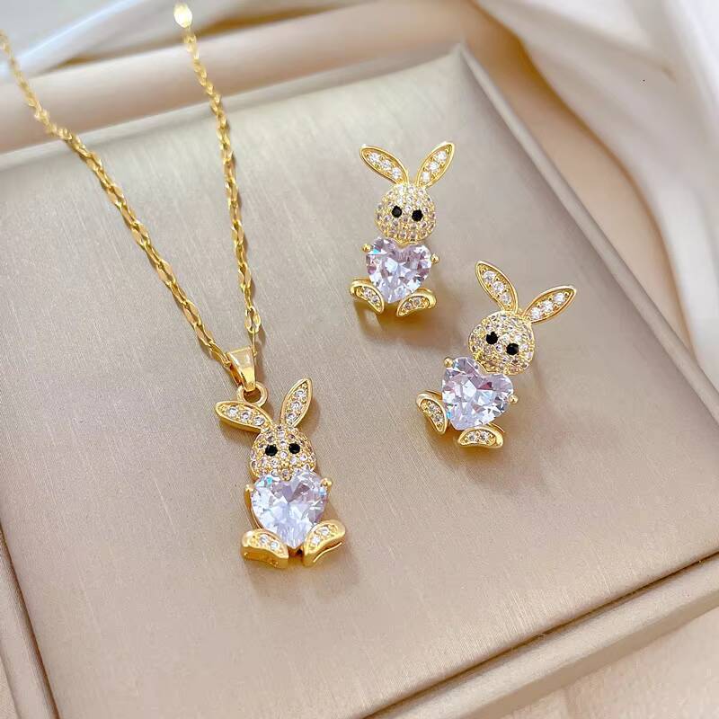 Wholesale Hot Sale Gold Plated Stainless Steel Necklace Fashion Jewelry Set for Women