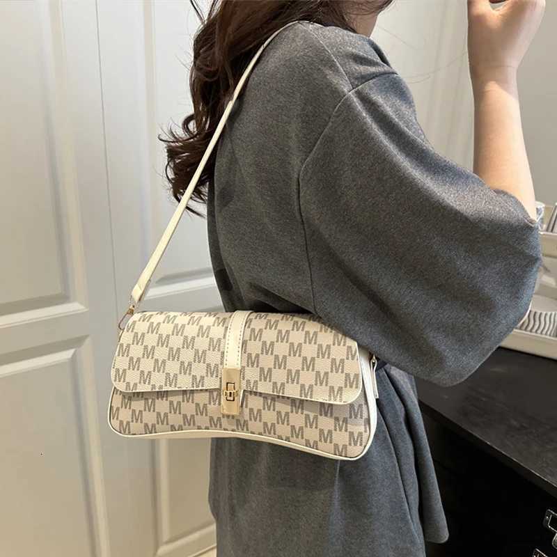 Large Cow Leopard Prints Chest Bags Women Canvas Large Capacity Shoulder Crossbody Bag Fashion Latest Saddle Underarm Handbags Z250812