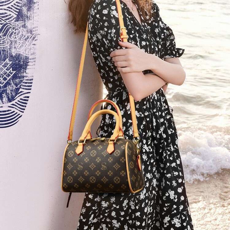 Pillow 2025 New Versatile Handbag Vintage Boston High-Value Commuter Shoulder Crossbody Women's Bag