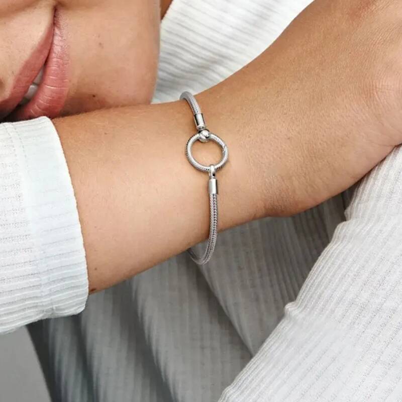 2024 new fashion creative heart bracelet suitable for women exquisite charm gifts senior jewelry wholesale