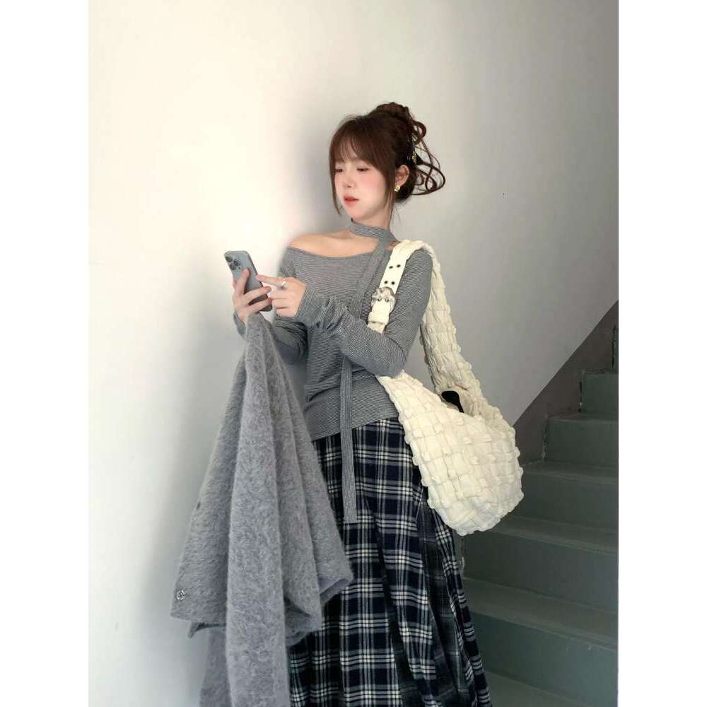 toteBag Shoulder bag ROSE NOIRE Niche Design New High End Cloud Bubble For Women Large Capacity Commuter Crossbody Bag Trendy