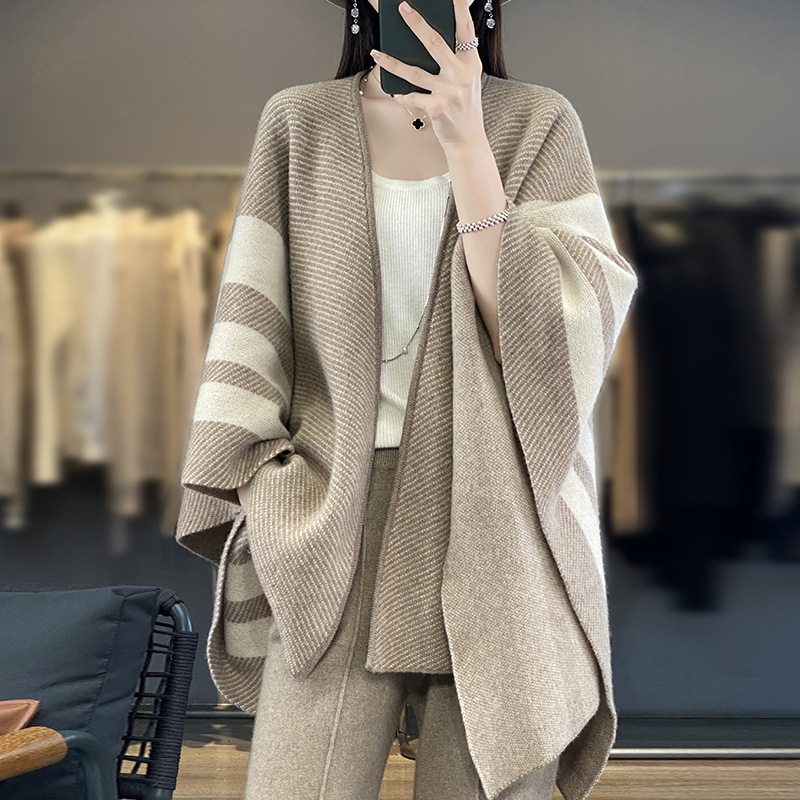 K1633 2025 autumn and winter new 100% pure wool large shawl scarf color matching retro style cashmere cloak outer wear cloak women